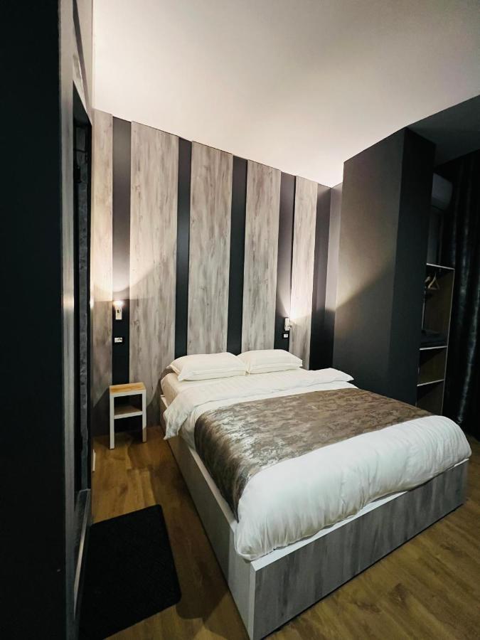 Colombia Apartments&Rooms Durres Bagian luar foto