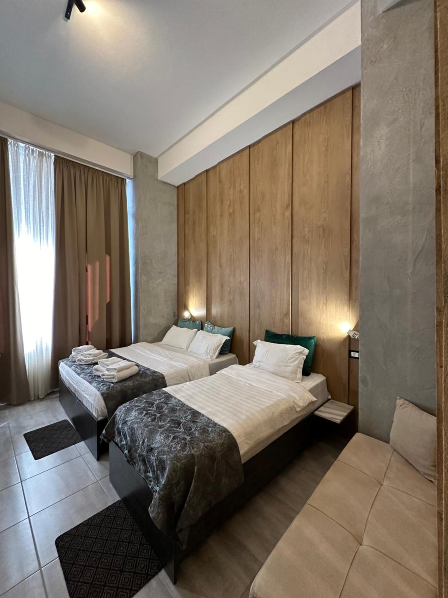 Colombia Apartments&Rooms Durres Bagian luar foto