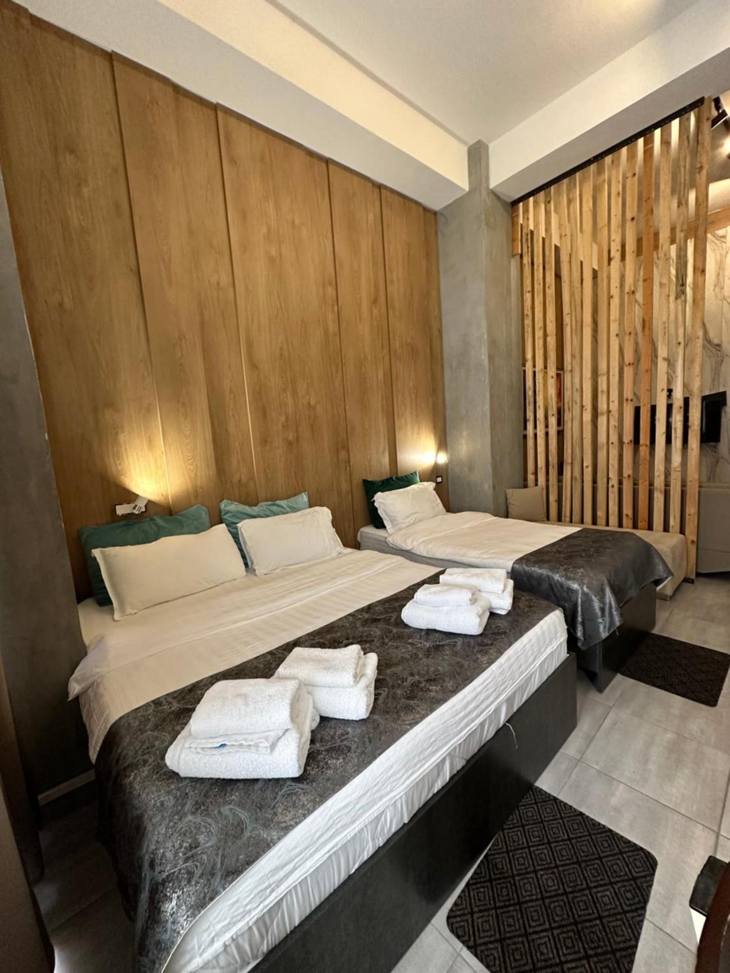 Colombia Apartments&Rooms Durres Bagian luar foto