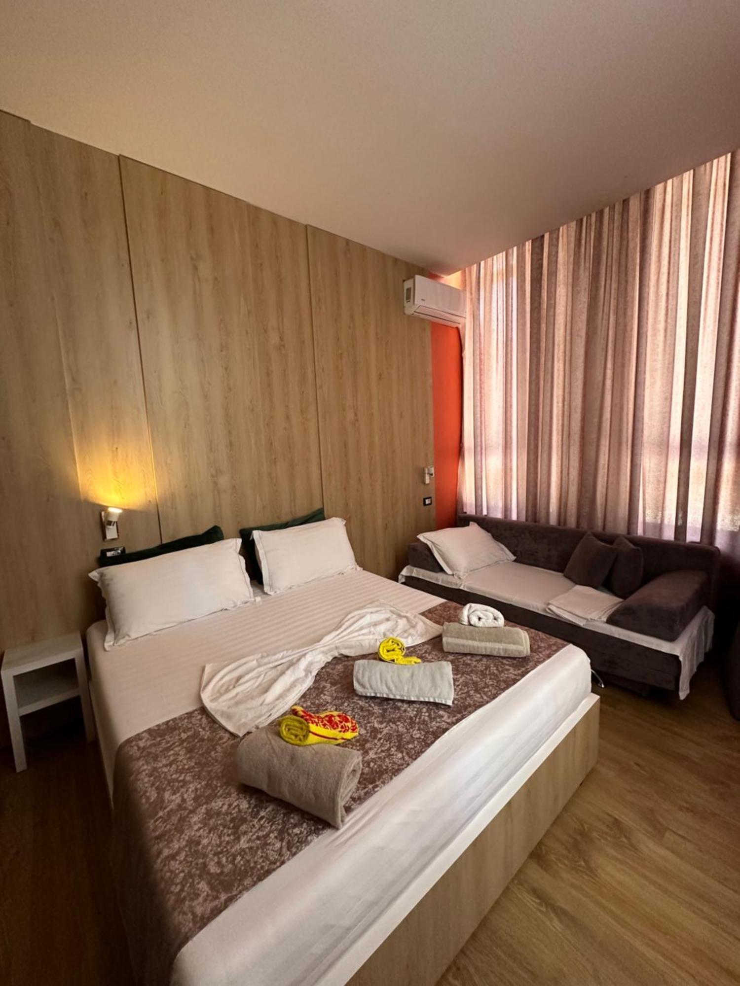 Colombia Apartments&Rooms Durres Bagian luar foto