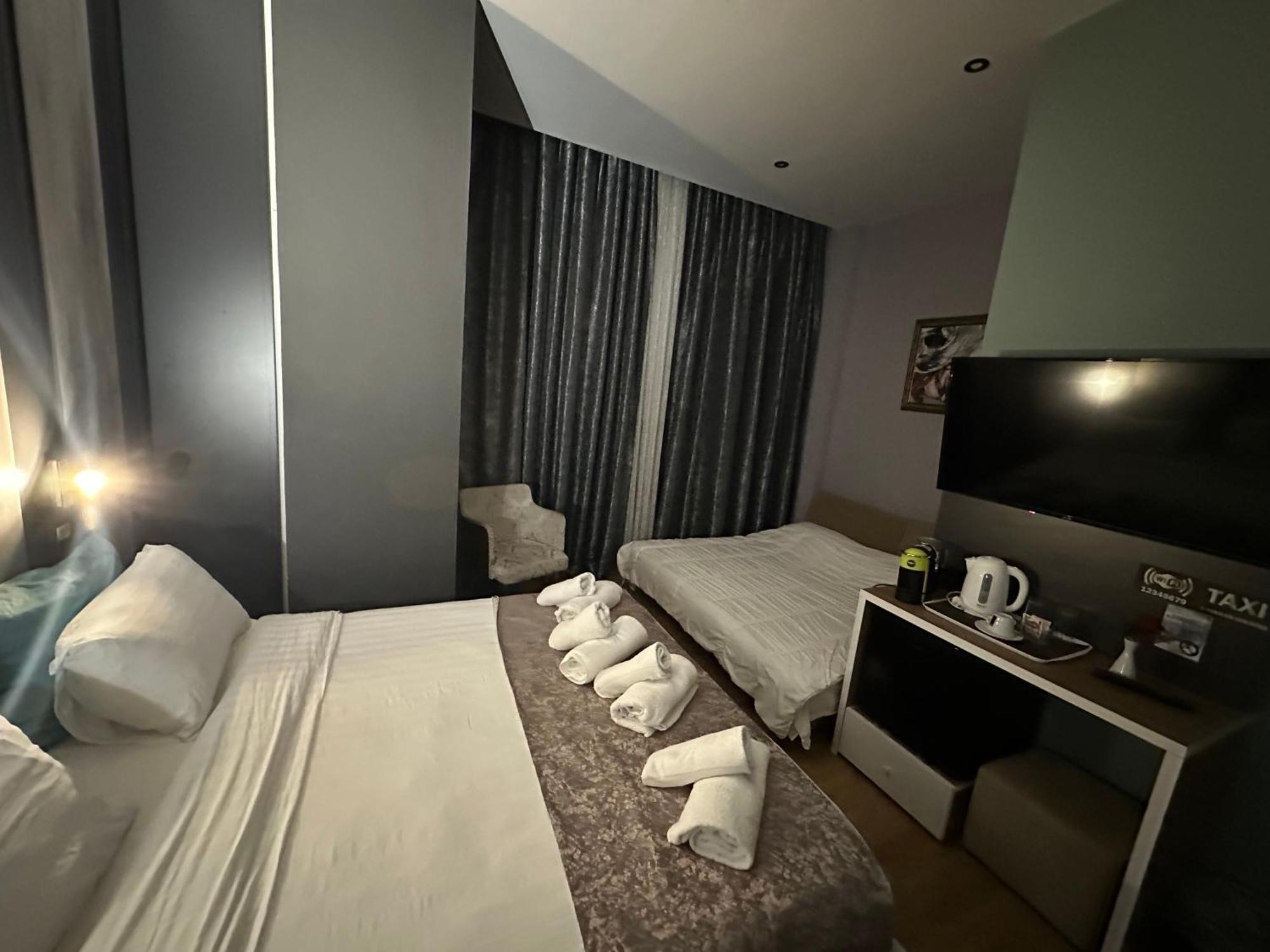 Colombia Apartments&Rooms Durres Bagian luar foto