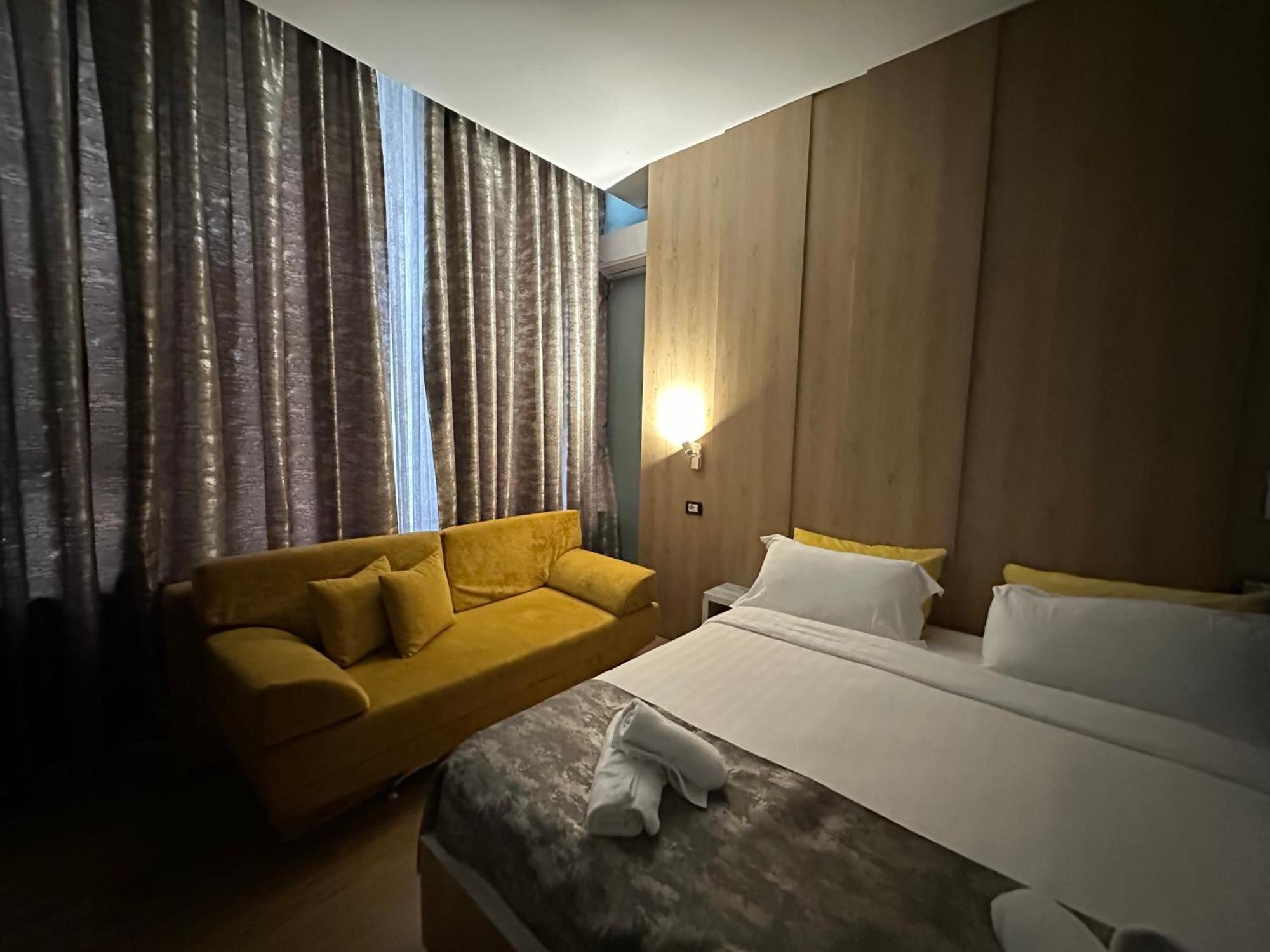 Colombia Apartments&Rooms Durres Bagian luar foto